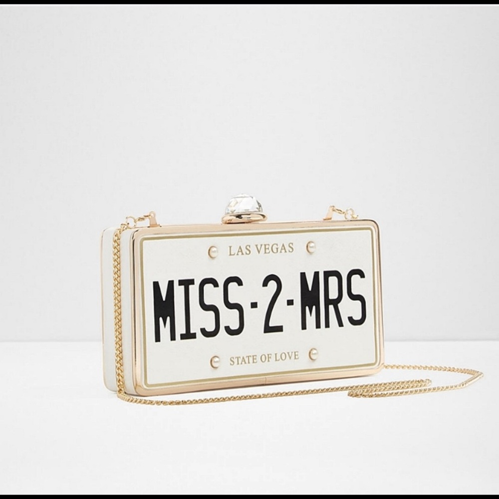Miss 2 Mrs Purse